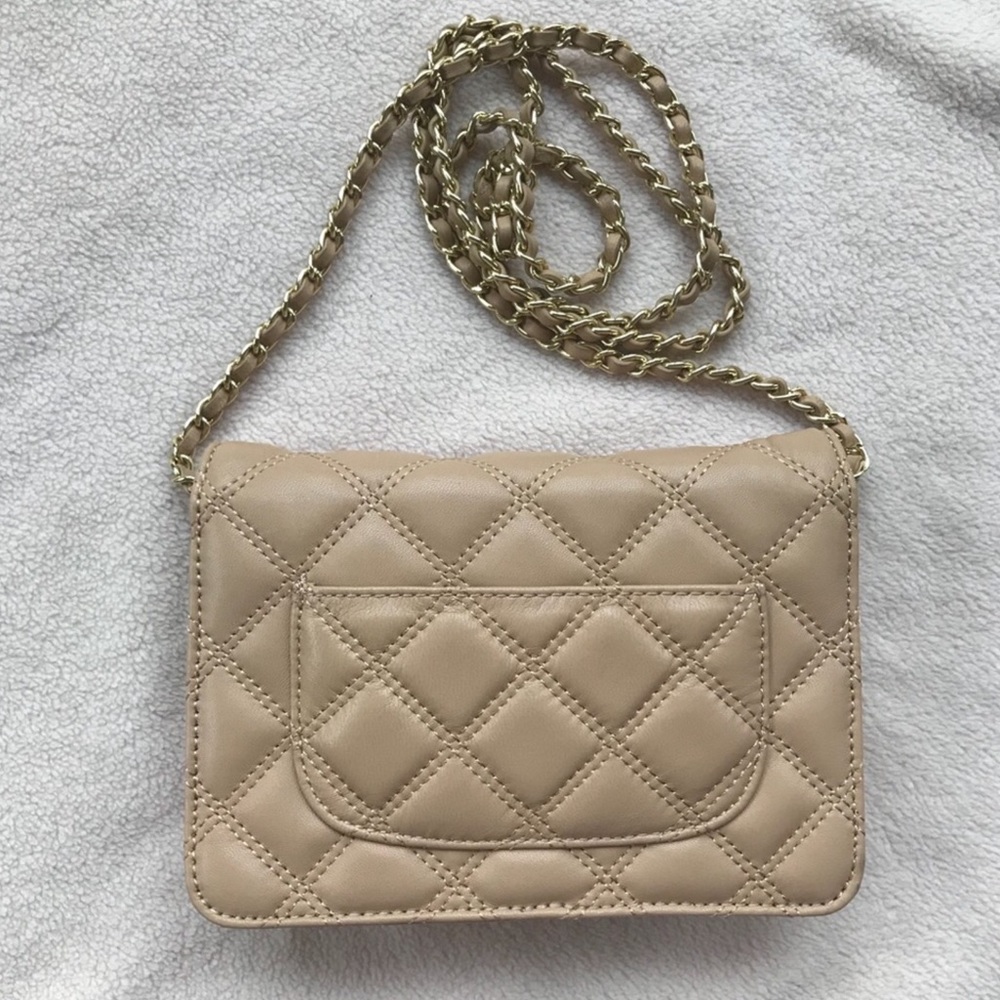 SAKS BLACK LABEL Quilted Lambskin Crossbody EC - Picture 2 of 8